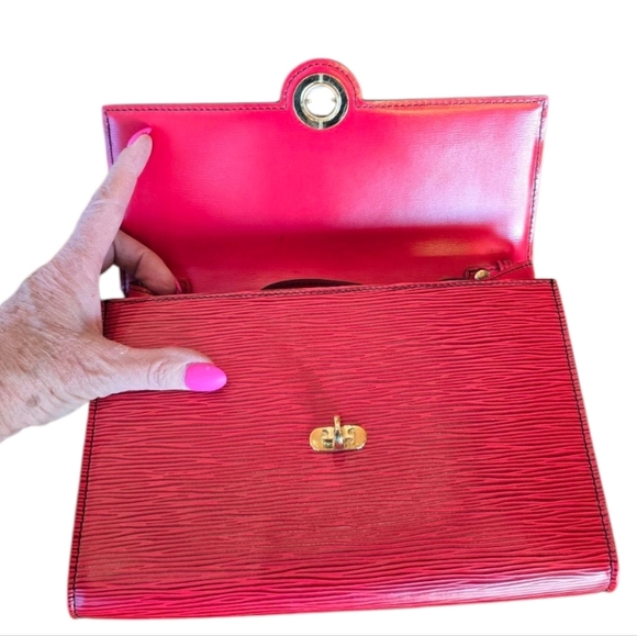 Louis Vuitton Pochette Red Epi Leather Convertible Crossbody Clutch - Picture 6 of 13